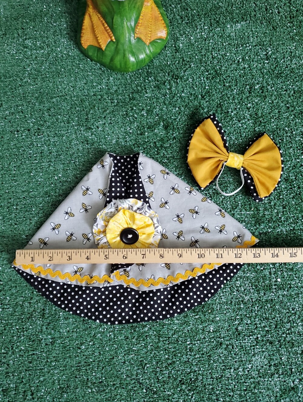 Porch Goose Outfit & Bow Set Bee Print - Picture 8 of 10